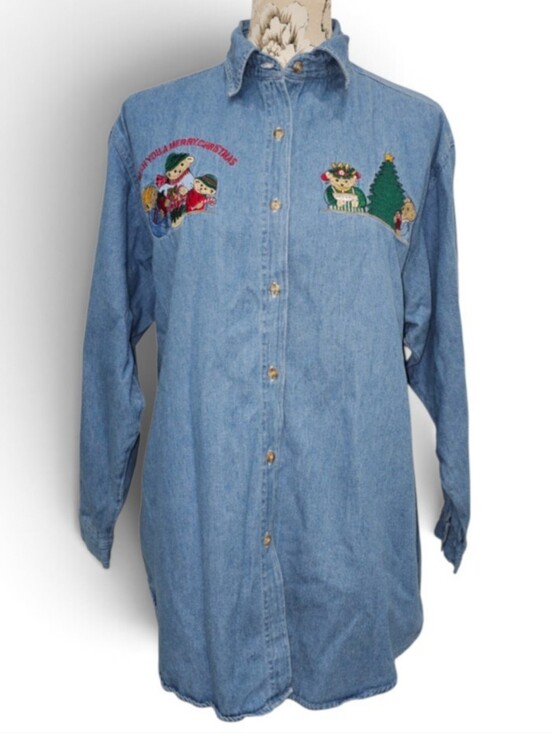 Quizz Tops - Vintage Quizz Denim Holiday Button-Up Shirt - Light Blue, Size Large